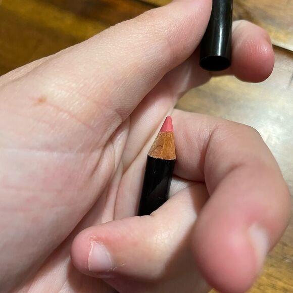 NYX Lip Liner In SPL840 Rose - Picture 3 of 3